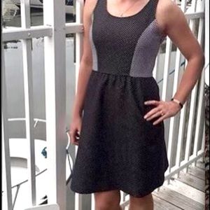 THE LIMITED Black & White Sleeveless Dress - Keyhole Back Opening - Size 8